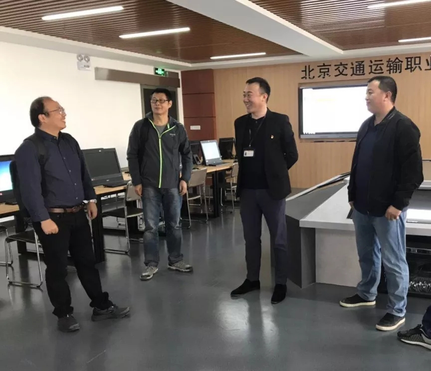 【交通管理与信息工程系】深职院智能交通技术运用专业来WilliamHill官网进行交流访谈