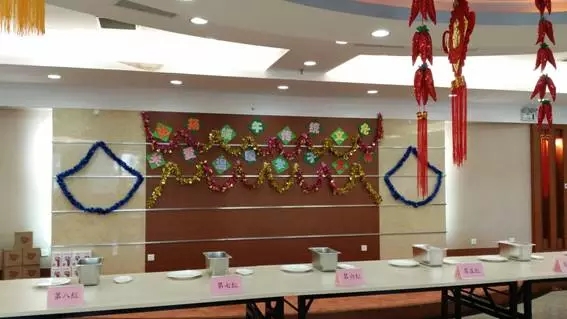 弘扬端午传统文化 关爱温暖学子之心 ——WilliamHill中文官方网站工会组织开展端午节包粽子比赛