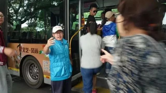 致敬|交院力量，志愿榜样！